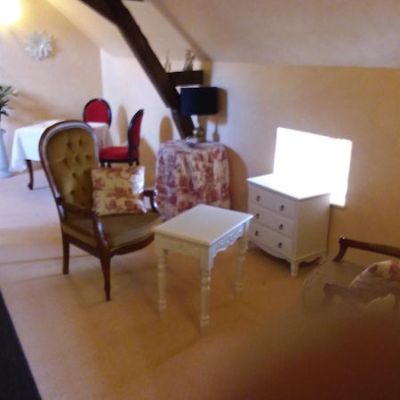 Le Moulin De Meral Montsûrs Zewnętrze zdjęcie