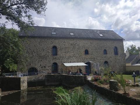 Le Moulin De Meral Montsûrs Zewnętrze zdjęcie