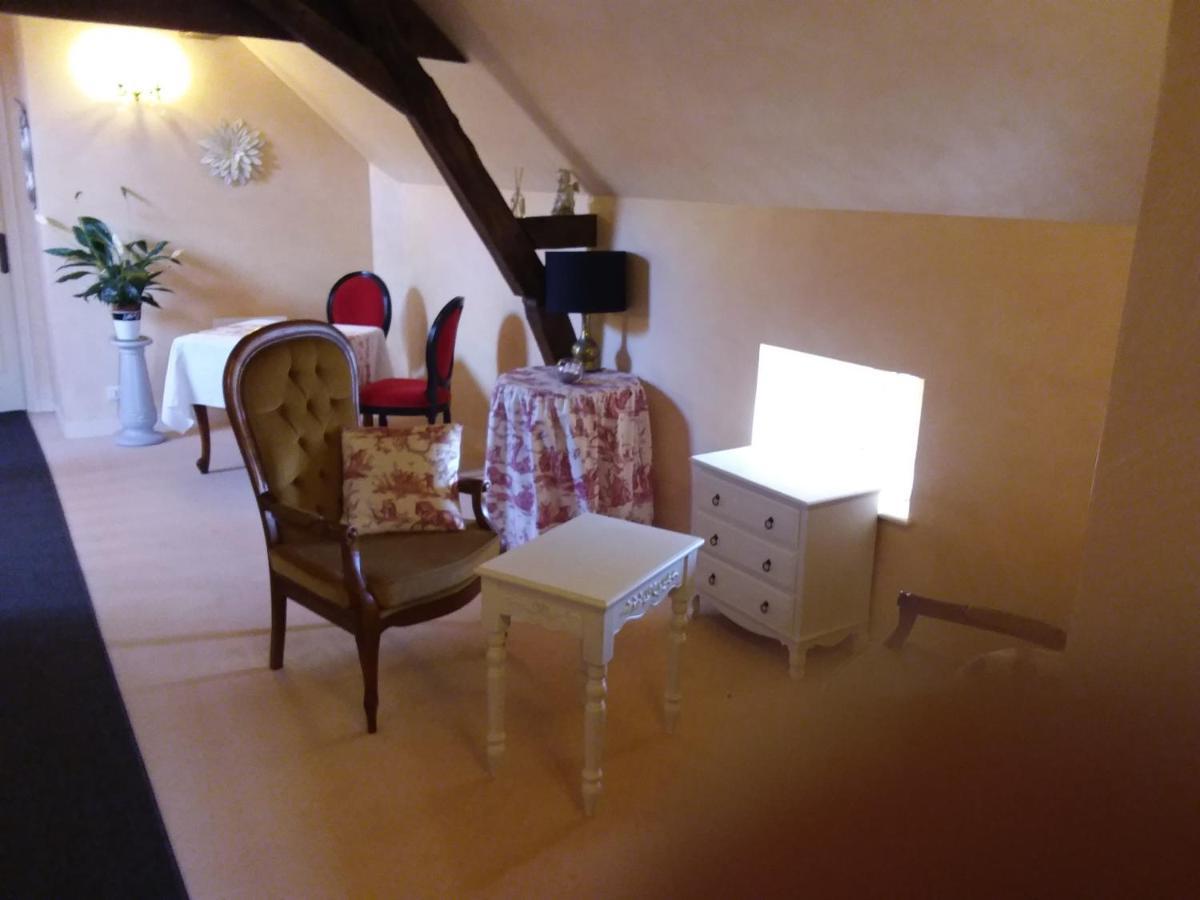 Le Moulin De Meral Montsûrs Zewnętrze zdjęcie