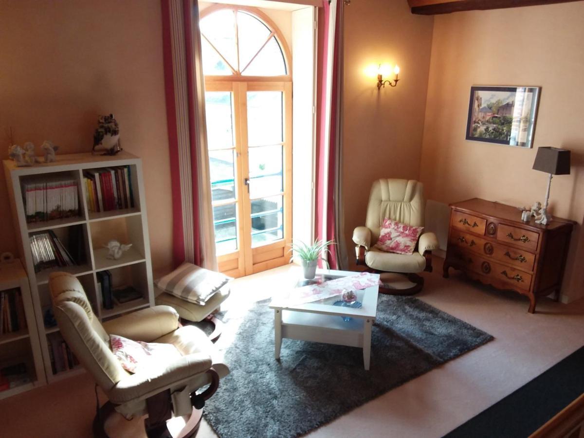 Le Moulin De Meral Montsûrs Zewnętrze zdjęcie