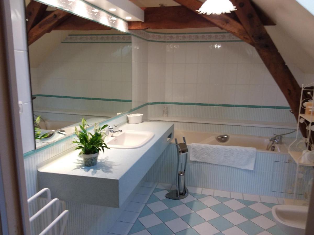Le Moulin De Meral Montsûrs Zewnętrze zdjęcie