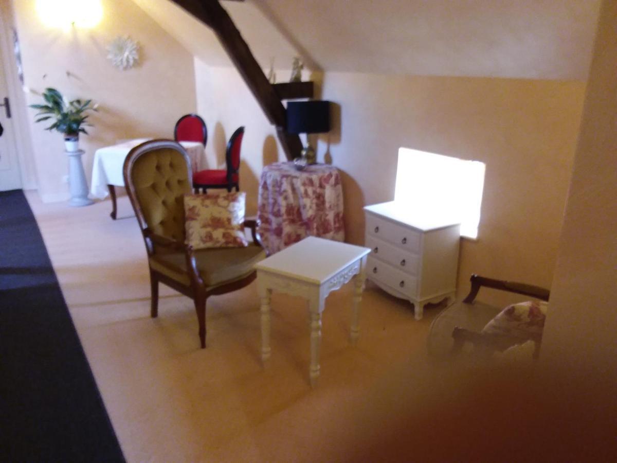 Le Moulin De Meral Montsûrs Zewnętrze zdjęcie